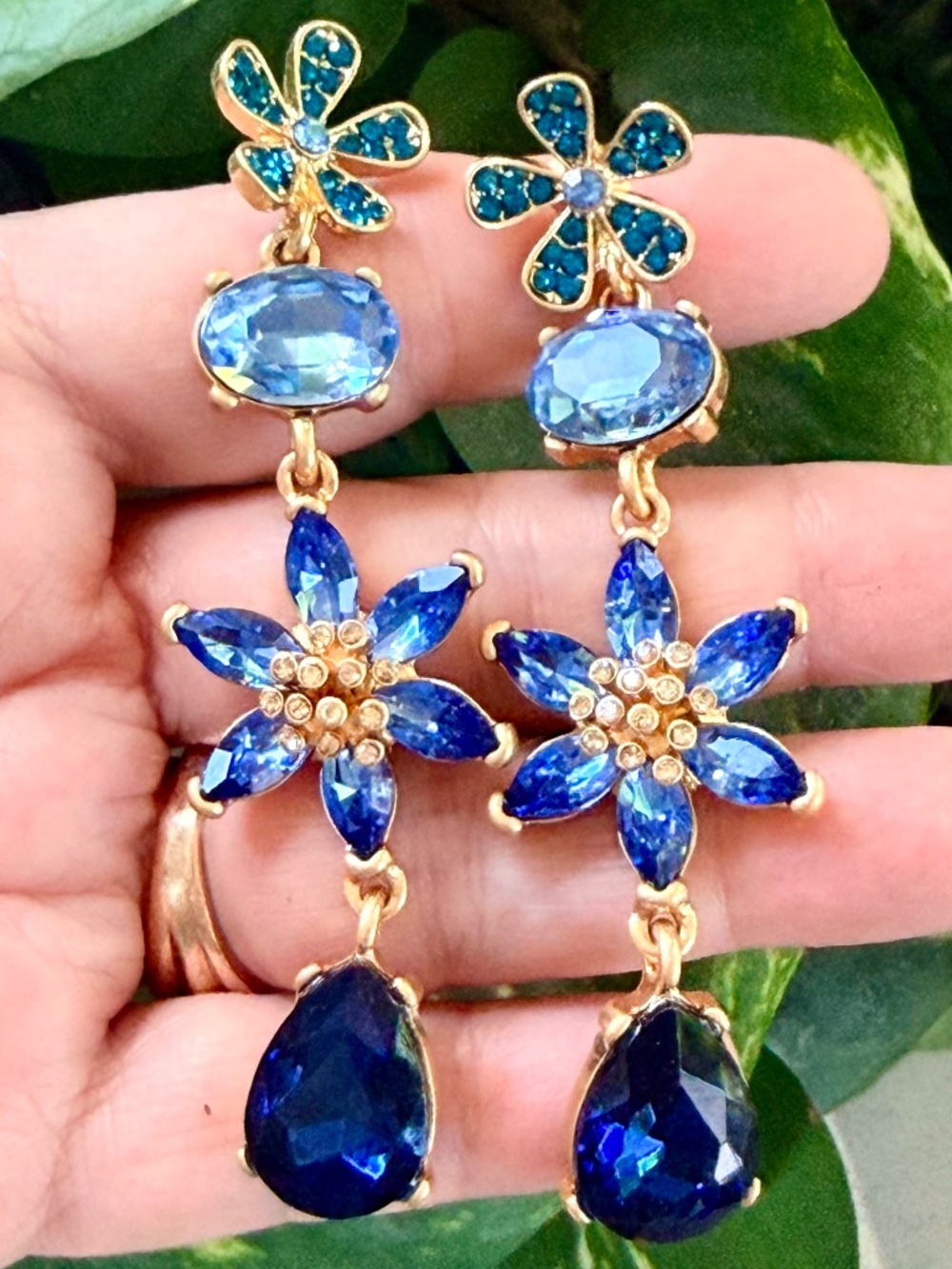 Oscar de la Renta Crystal Flower Earrings ✨ Gorgeous Blue Combo✨Pierced/Post